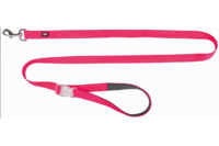 Поводок с пряжкой со встроенной вспышкой(USB) TRIXIE 1.20–1.80 м/25 мм, розовый неон